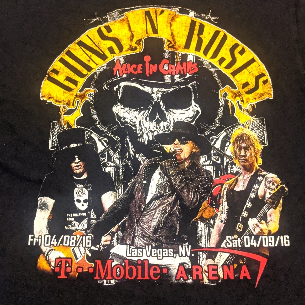 Guns N' Roses 2016 concert shirt